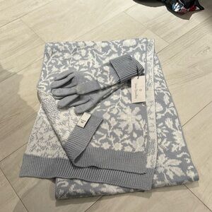 Vera Bradley scarf and glove set